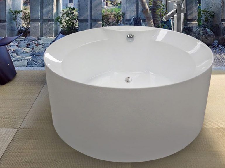 Freestanding and built-in bathtubs; Solid Surface
